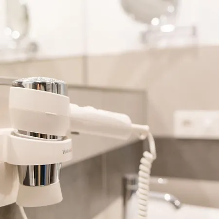 Hotel Sachsenross 4*